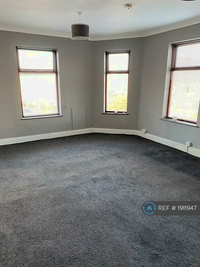 2 Bedroom Flat To Rent In Windmill Hill, Halesowen, B63