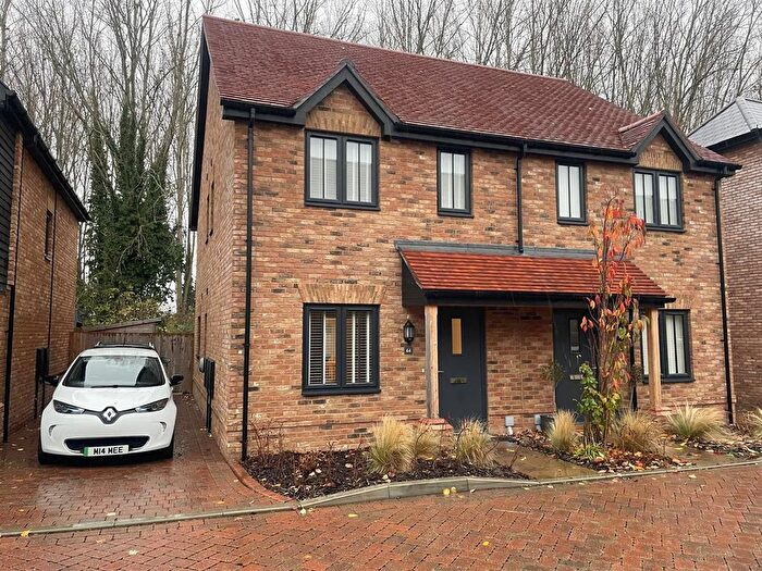 2 Bedroom Semi-Detached House To Rent In Oakleigh Grove, Cliffe Woods, Rochester, ME3