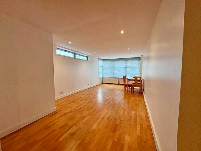 2 Bedroom Flat To Rent In Staines Road West, Sunbury-On-Thames, TW16