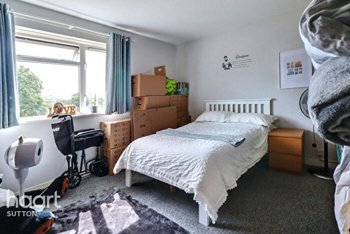 3 Bedroom Flat For Sale In Oakhill Road, Sutton, SM1