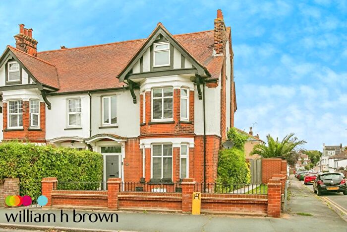 4 Bedroom End Of Terrace House To Rent In Fronks Road, Harwich, CO12