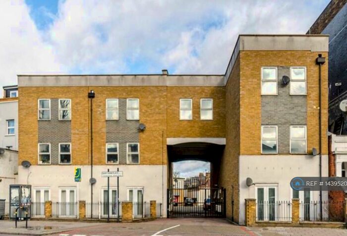 2 Bedroom Flat To Rent In Lavender House, London, SE15