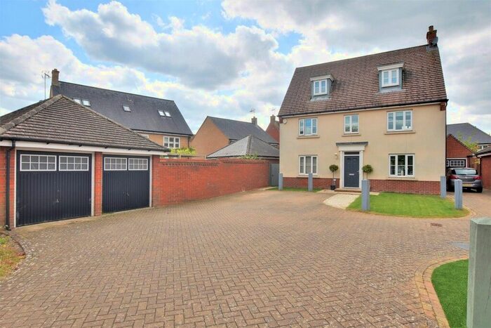 5 Bedroom Detached House To Rent In Speller Way, Little Canfield, Dunmow, CM6