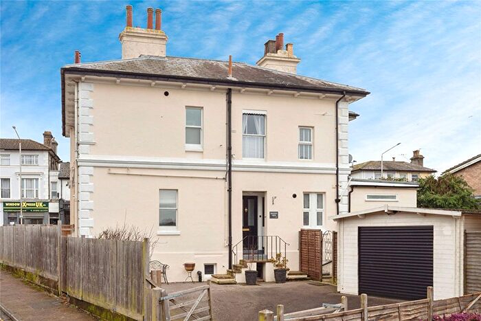 4 Bedroom Maisonette For Sale In London Road, Southborough, Tunbridge Wells, Kent, TN4