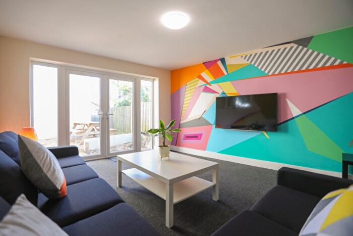9 Bedroom House Of Multiple Occupation To Rent In Elm Grove, BN2