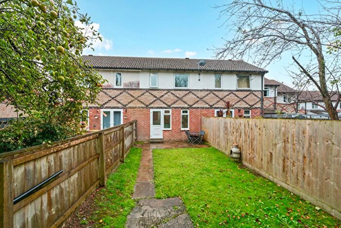 3 Bedroom Terraced House For Sale In Warwick Orchard Close, Plymouth, PL5