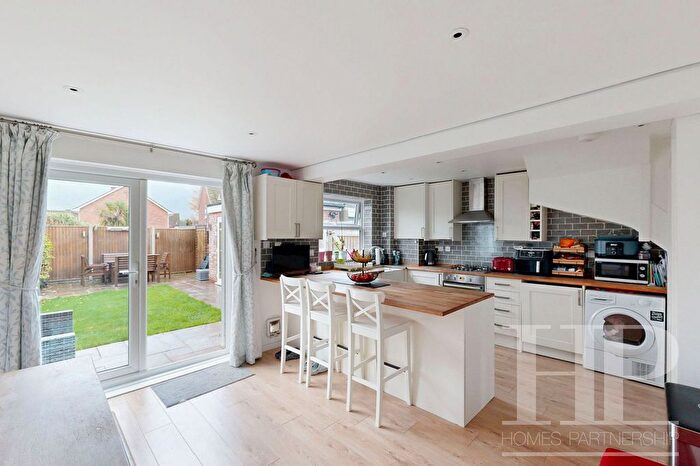 4 Bedroom Semi-Detached House For Sale In Burns Road, Crawley, RH10