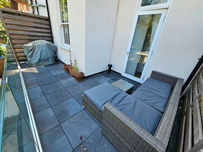 2 Bedroom Flat To Rent In Malden Road, London, NW5