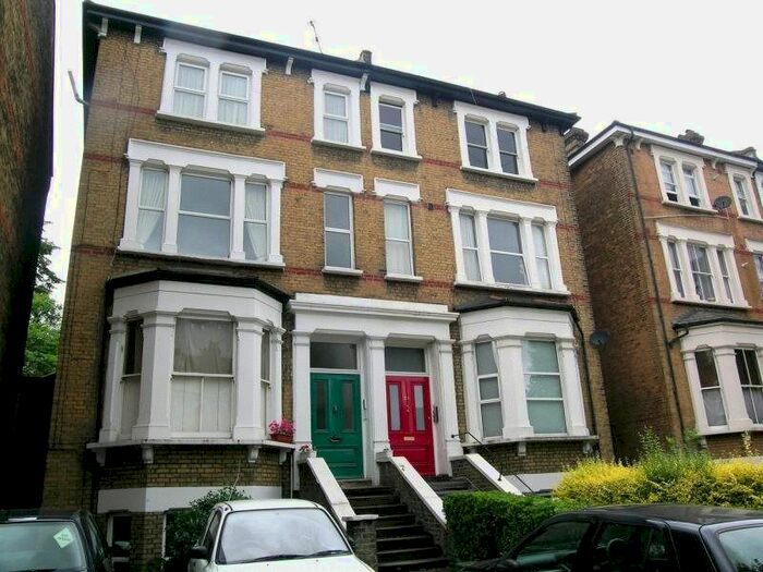 Studio To Rent In The Avenue, London, W13