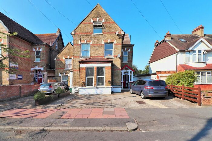 1 Bedroom Flat To Rent In Langley Road, Beckenham, BR3