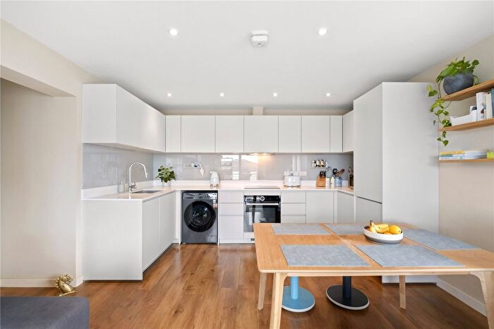 2 Bedroom Flat For Sale In Furmage Street, London, SW18