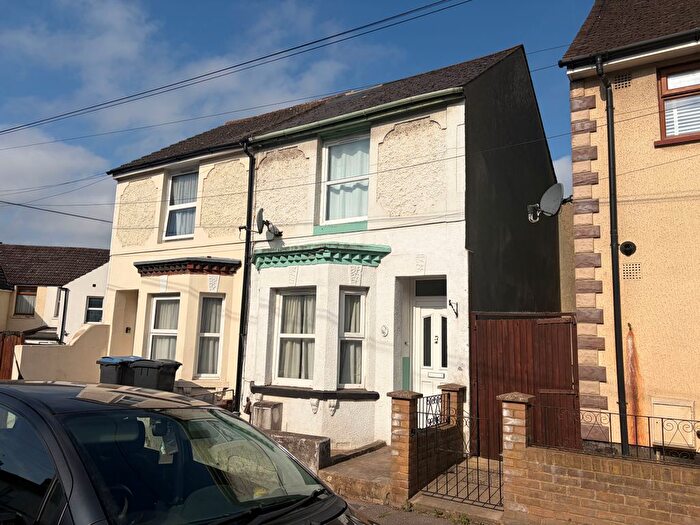 2 Bedroom Property To Rent In Glenfield Road, Dover, CT16