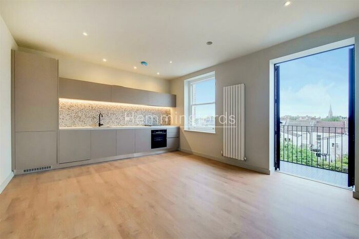 1 Bedroom Apartment To Rent In Kynaston Avenue, Stoke Newington, N16