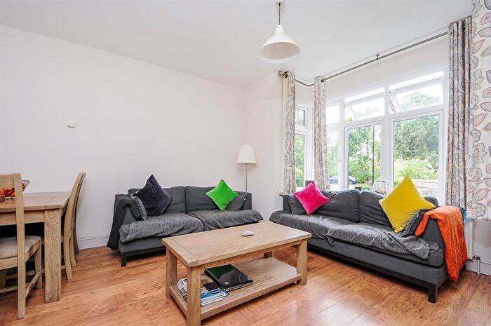 2 Bedroom Apartment To Rent In Blenheim Crescent, South Croydon, CR2