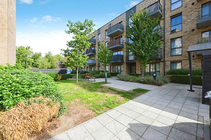 1 Bedroom Flat For Sale In Old Barn Lane, Kenley, Surrey, CR8