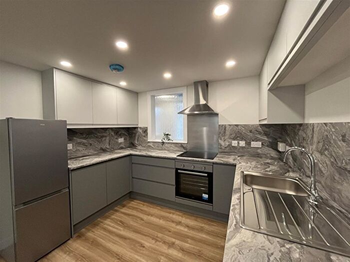 3 Bedroom Maisonette To Rent In Canal Crescent, Perth, PH2