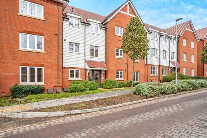 2 Bedroom Flat For Sale In Steeplechase Way, Fontwell, Arundel, West Sussex, BN18