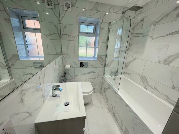 2 Bedroom Apartment To Rent In Brownlow Road, Reading, RG1