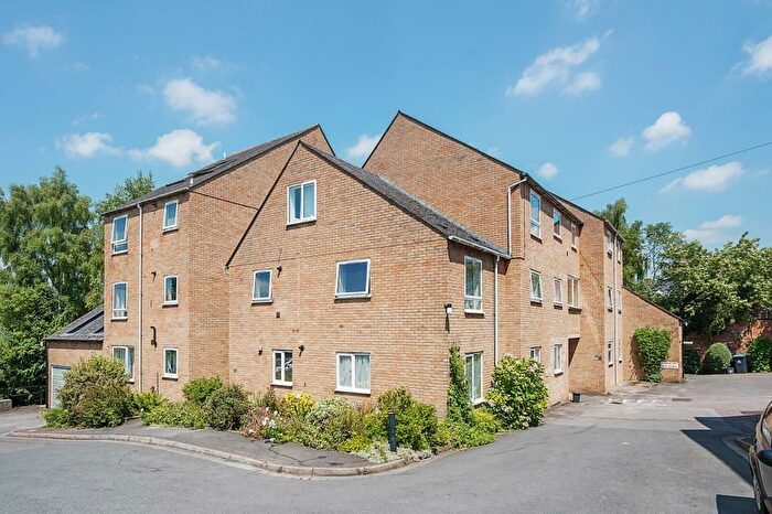 3 Bedroom Flat To Rent In Finsbury Place, Chipping Norton, OX7