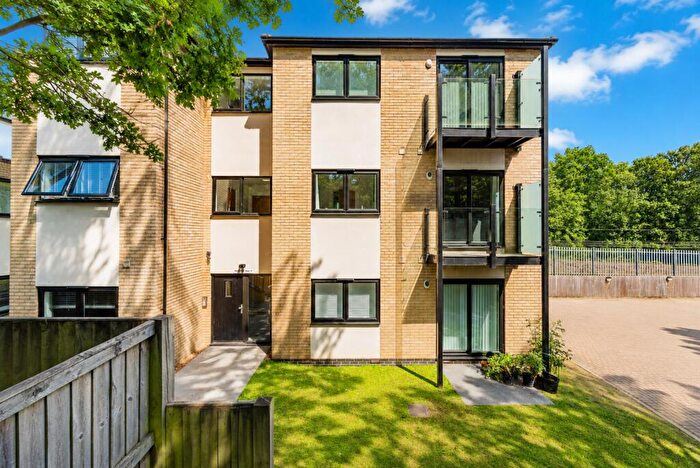 1 Bedroom Apartment For Sale In The Birches, Sandridge Park, Porters Wood, St. Albans, AL3