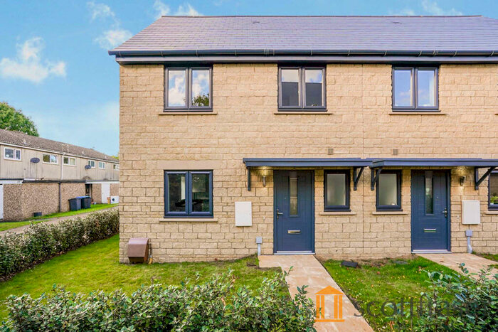 4 Bedroom Semi-Detached House To Rent In Stanmore Crescent, Carterton, OX18