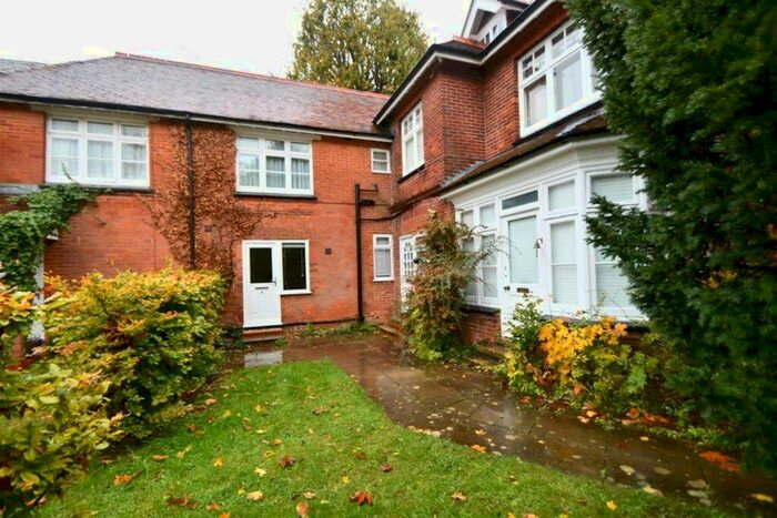 1 Bedroom Maisonette To Rent In Bedroom Ground Floor Maisonette In Godalming, GU7