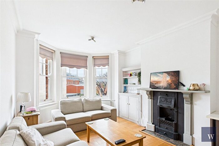 3 Bedroom Flat For Sale In Canterbury Crescent, London, SW9