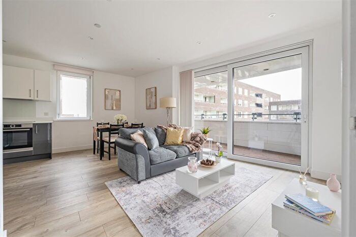 1 Bedroom Flat For Sale In Beck Square, Leyton, E10