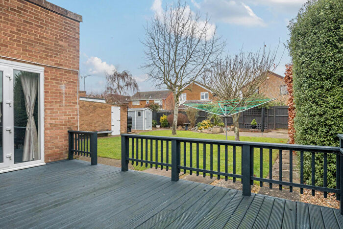 2 Bedroom Bungalow For Sale In Hurst Park Road, Twyford, Reading, Berkshire, RG10