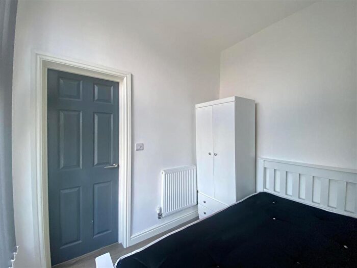 1 Bedroom Flat To Rent In Derby Road, Nottingham, NG7