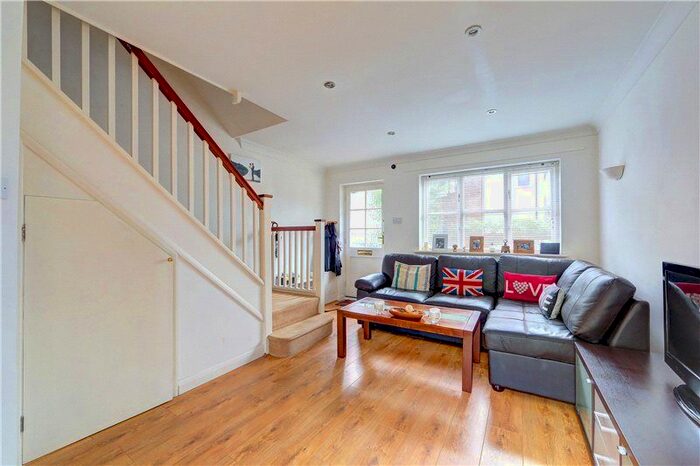 1 Bedroom Terraced House To Rent In Kingfisher Court, Dundonald Road, Wimbledon, SW19