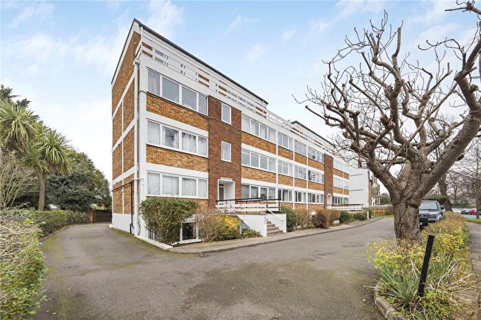 2 Bedroom Apartment For Sale In Church Grove, Kingston Upon Thames, KT1