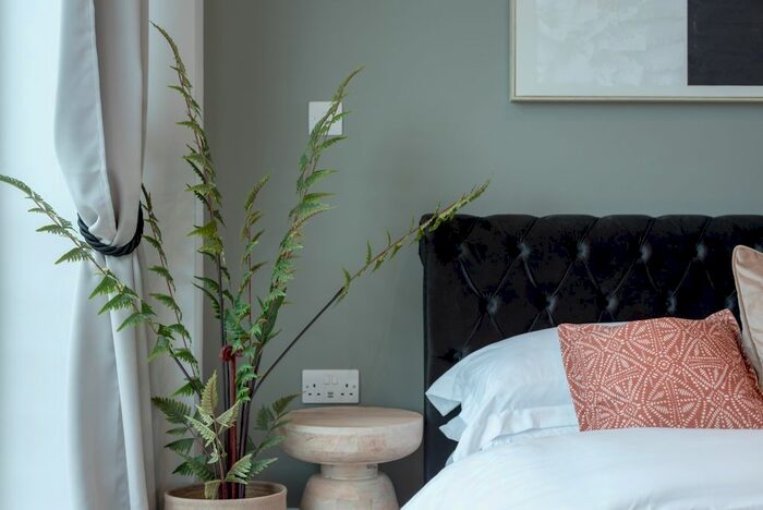 1 Bedroom Flat To Rent In - Pyrcroft Road, Chertsey, KT16