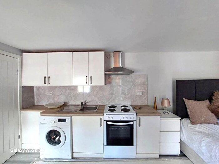 1 Bedroom Flat To Rent In Durbar Road, Luton, LU4