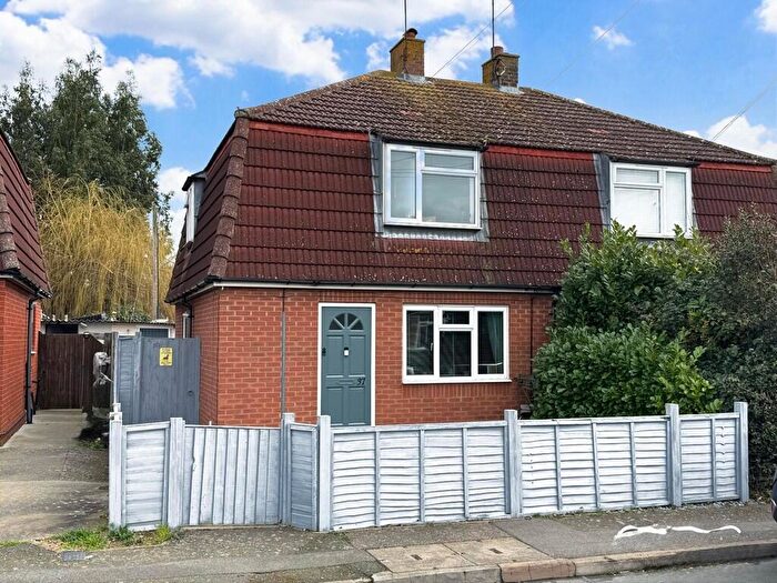 3 Bedroom Semi-Detached House For Sale In Saxon Way, Maldon, CM9