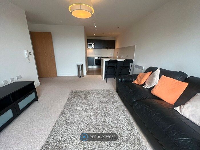 2 Bedroom Flat To Rent In Cypress Place, Manchester, M4