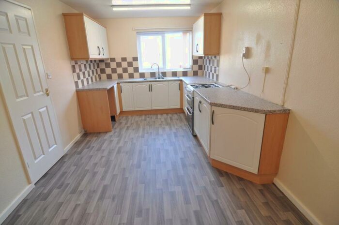 3 Bedroom Town House To Rent In St Marys View, Rotherham, S61