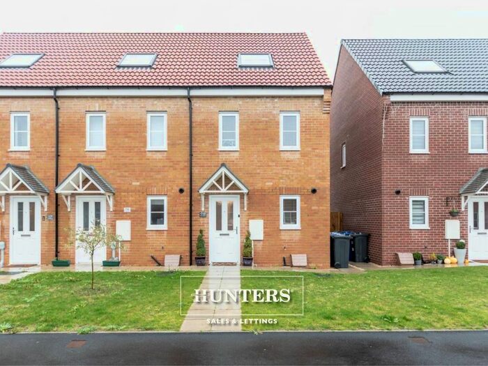 3 Bedroom Semi-Detached House To Rent In The Stables, Selby, YO8