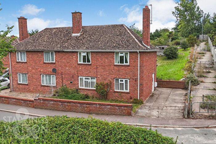 3 Bedroom Semi-Detached House For Sale In Meadow Road, Bungay, NR35