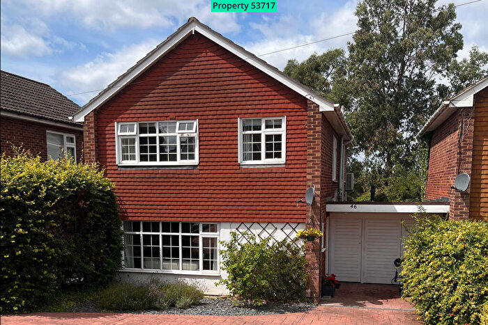 4 Bedroom Link Detached House For Sale In Hurst Road, Twyford, Reading, RG10