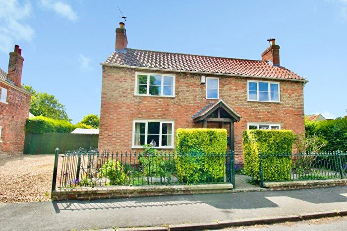 3 Bedroom Detached House For Sale In Sturton Road, Stow, LN1