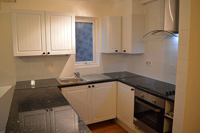 1 Bedroom Flat To Rent In Pedley Road, Dagenham, RM8