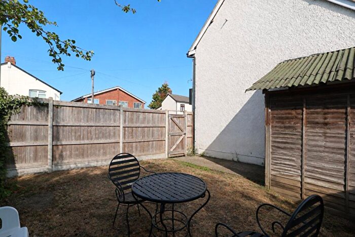 2 Bedroom Maisonette To Rent In Kingfield Road, Woking, Surrey, GU22