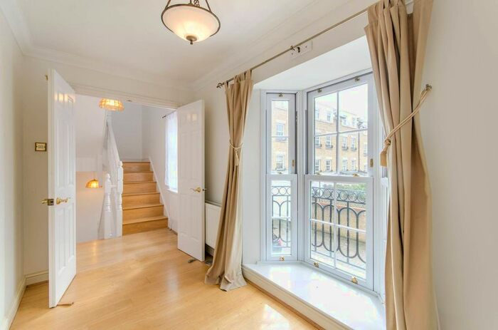 4 Bedroom Terraced House To Rent In Belmont Mews, Wimbledon Common, London, SW19