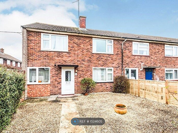 3 Bedroom Semi Detached House To Rent In Overmead Green, Oxford, OX4