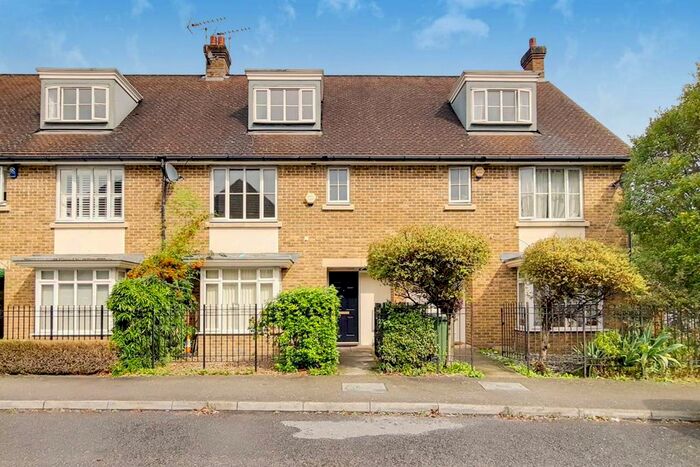 4 Bedroom Terraced House To Rent In Lady Aylesford Avenue, Stanmore, HA7