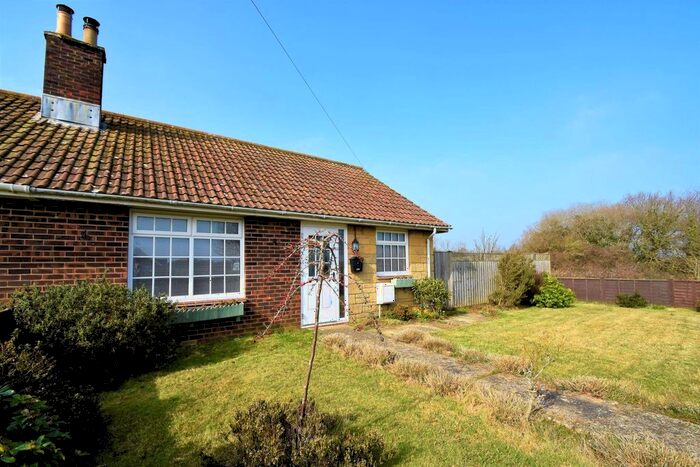 2 Bedroom Bungalow To Rent In Dubbers, Ventnor, PO38