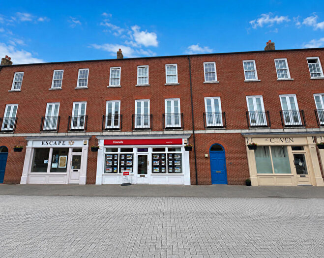 2 Bedroom Flat To Rent In Hampden Square, Aylesbury, HP19