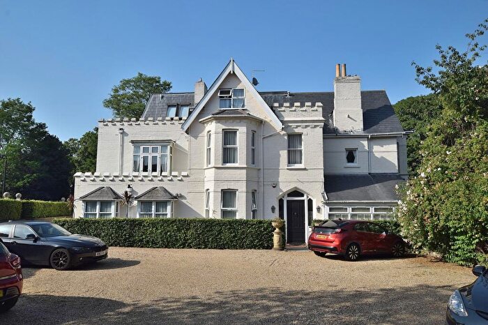 1 Bedroom Flat To Rent In Dean Park Road, Bournemouth, Dorset., BH1