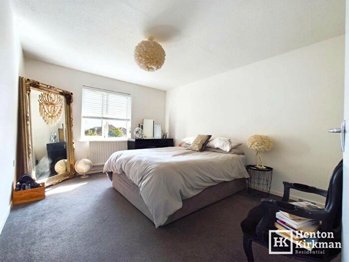 1 Bedroom Flat To Rent In Selworthy Close, Billericay, Essex, CM11